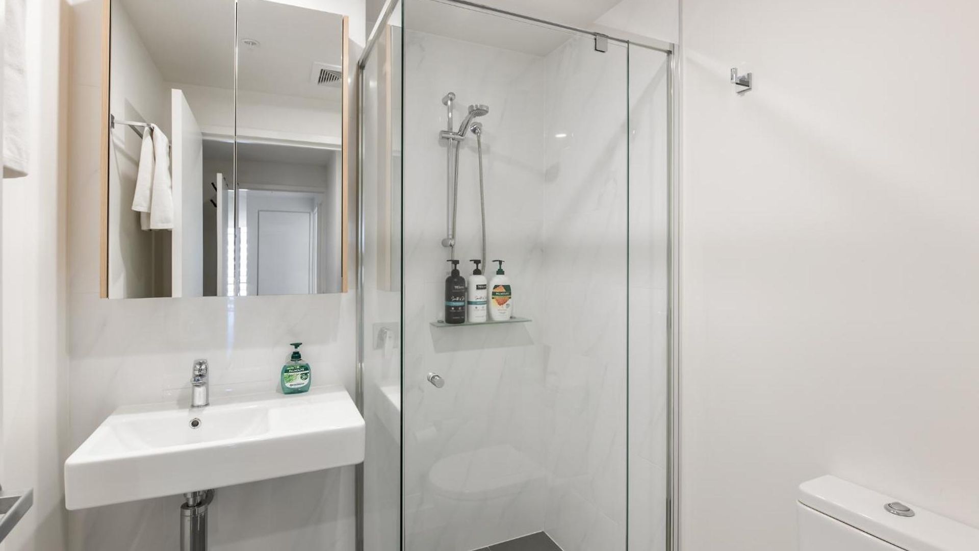 Convenient To Urban Living By Private Host Apartment Brisbane