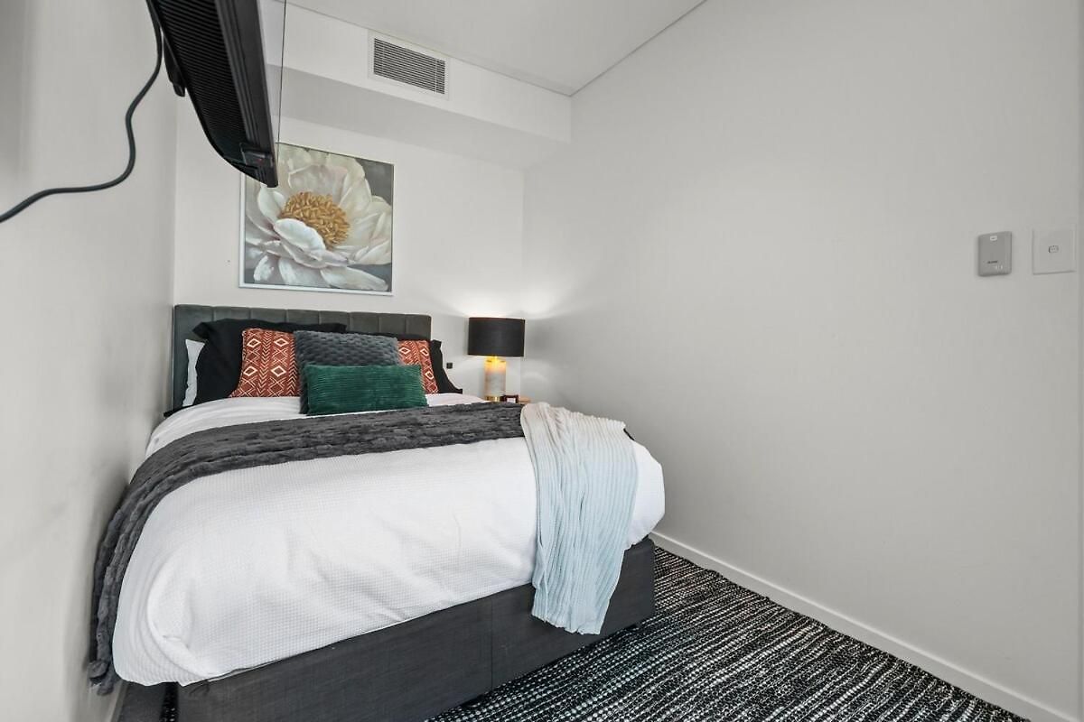 Apartment Level 43 Water Views - 2br - Sleeps 6 & Baby