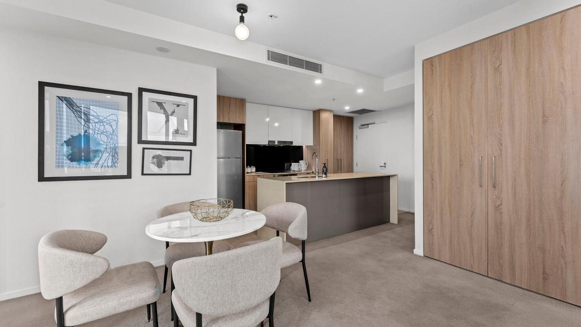 Modern 2br With River Views, Rooftop Pool, Parking *