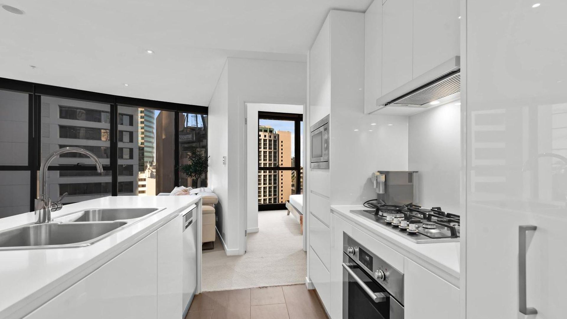 Urban Heights On Margaret Stylish Apartment *