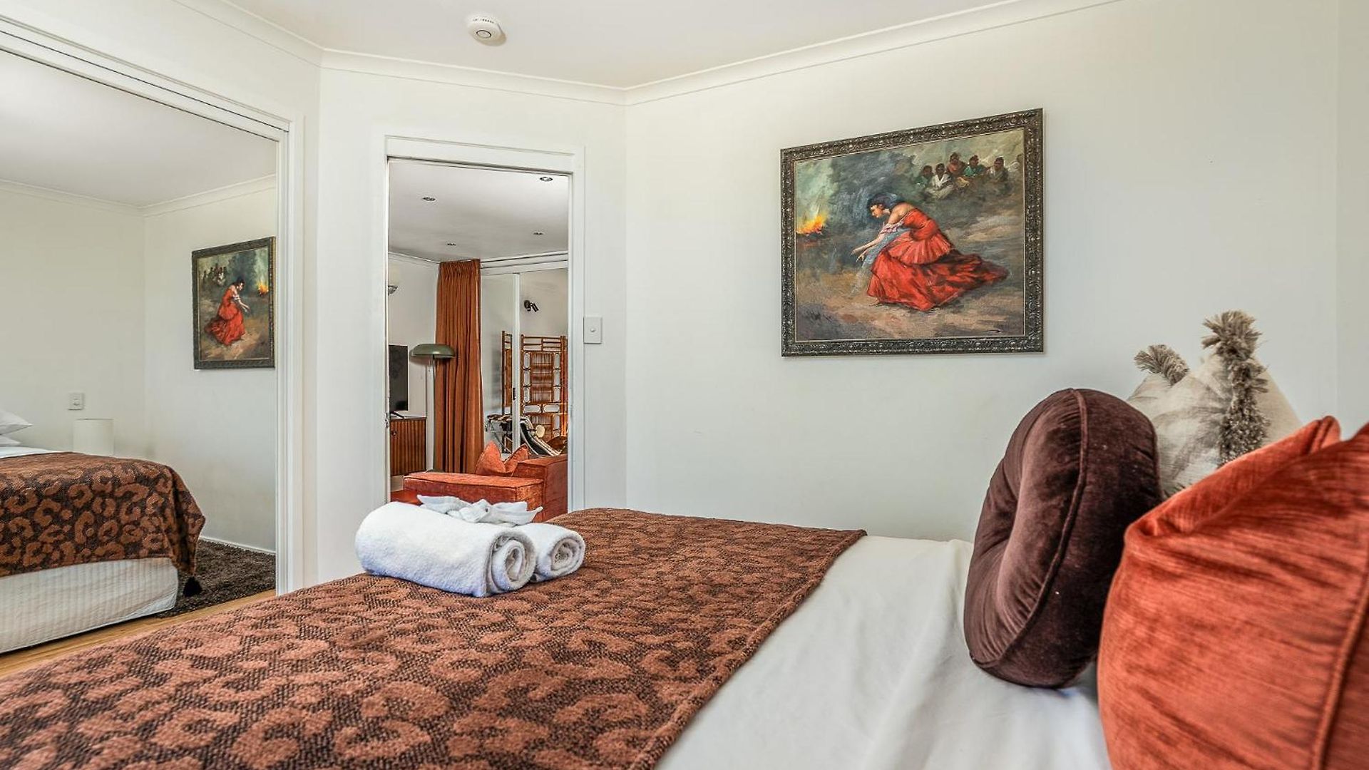 Mid-century Kangaroo Point - 1br Apartment, Walk To Cbd, River & The Gabba Brisbane