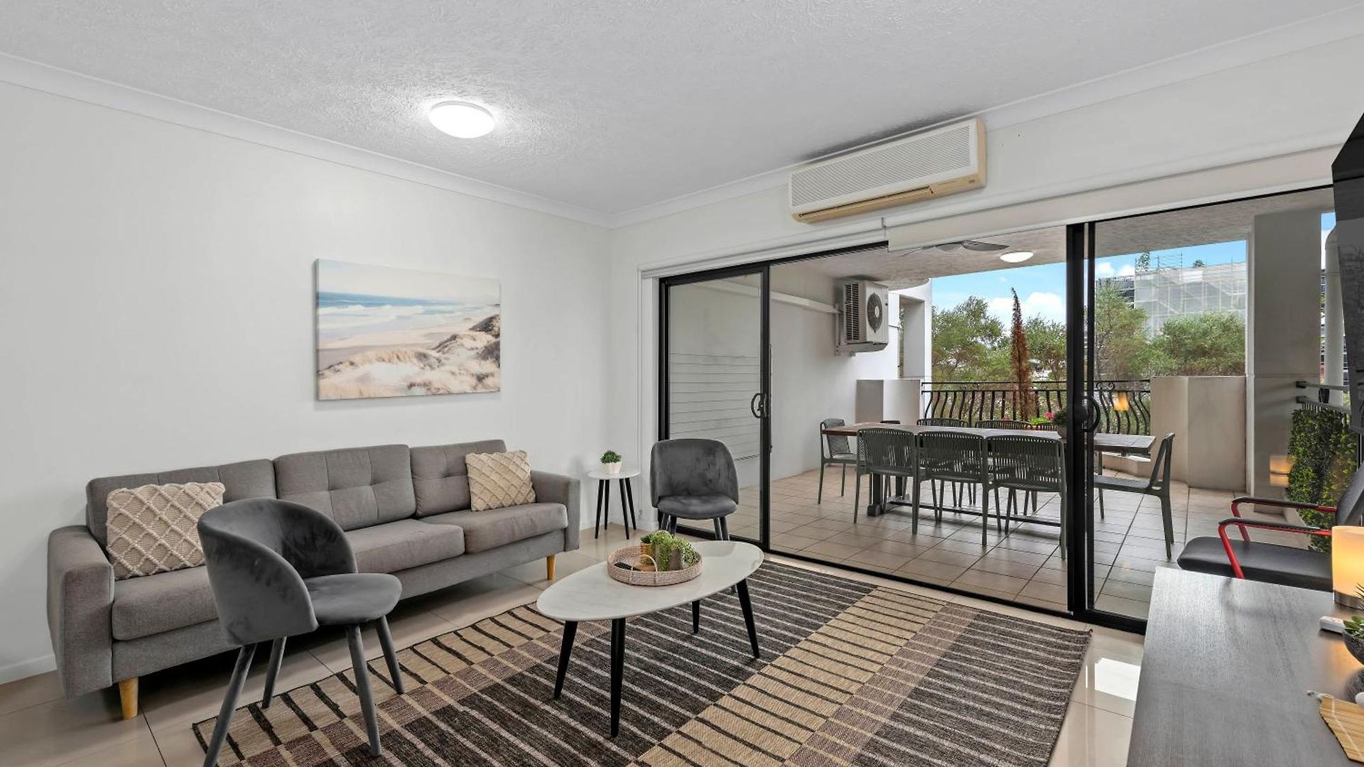 Apartment Spacious 2br With Wifi, Parking & Balcony *