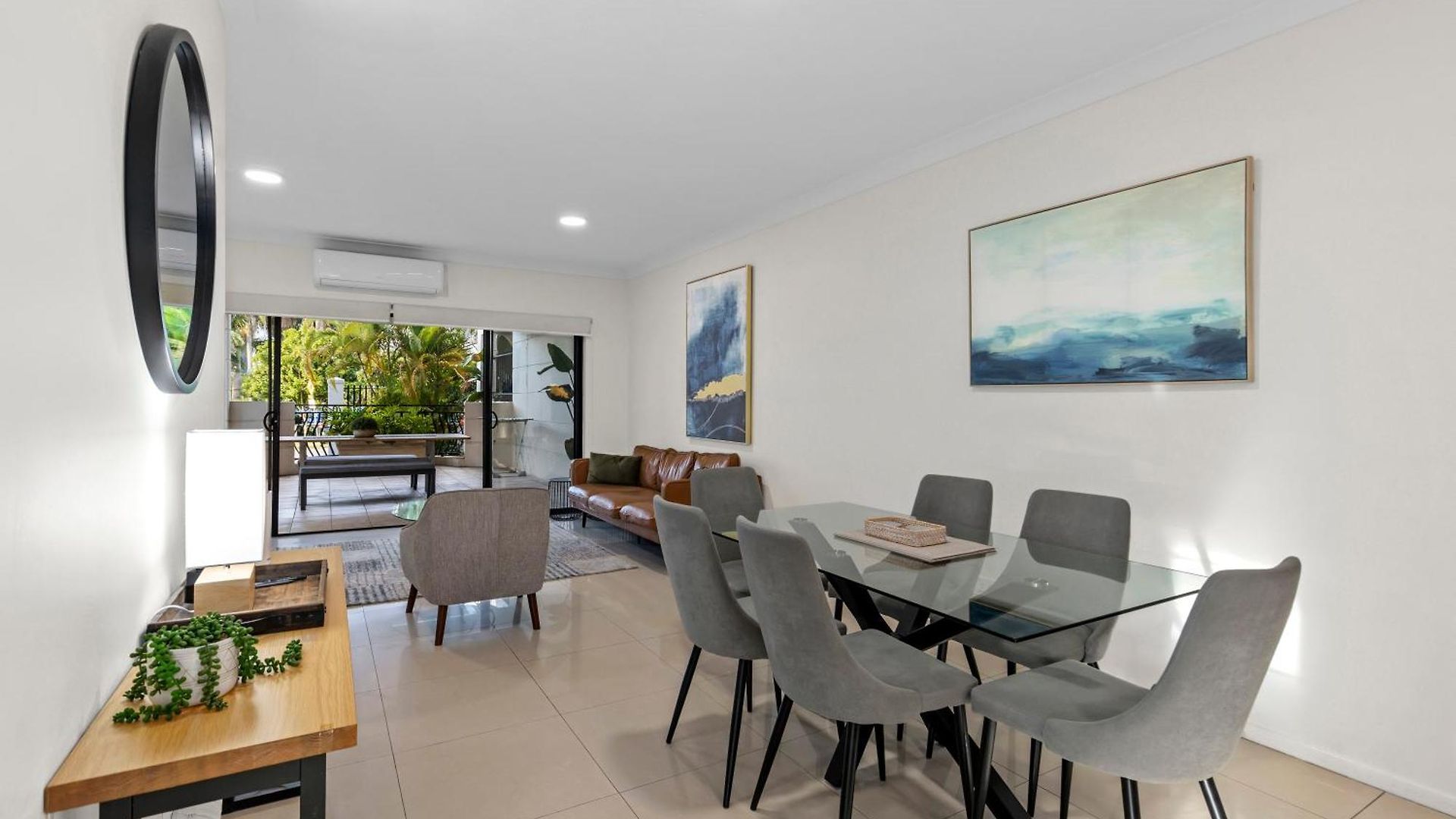 Sunny & Cozy 2br With Wifi, Parking & Balcony