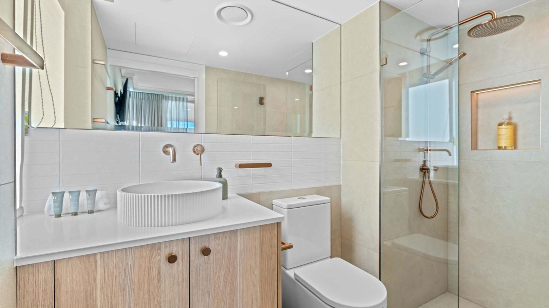 Riverfront Luxe 2br Cbd With Iconic & Bridge Views Brisbane