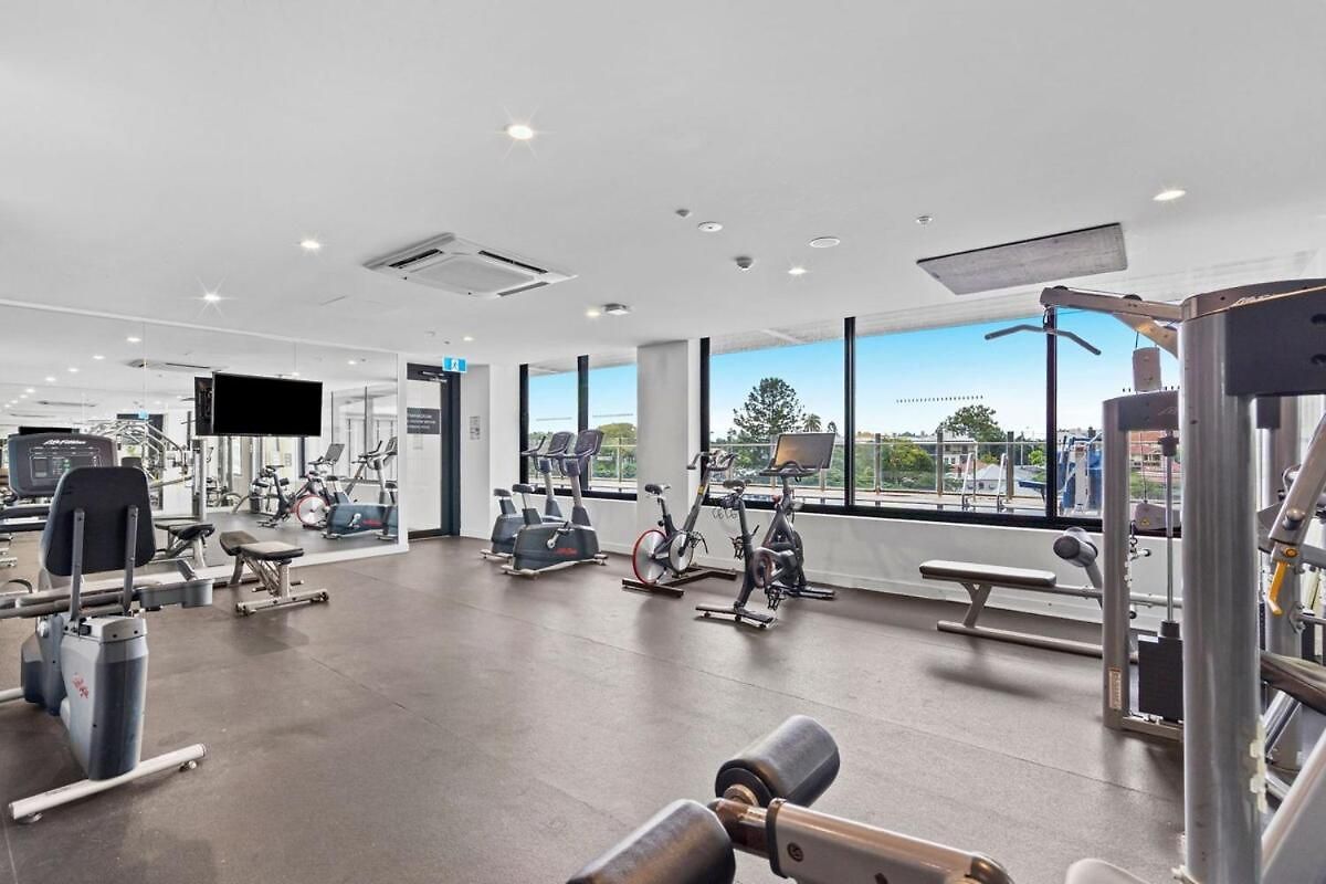 Two Bedroom Retreat With Pool, Gym And Parking Apartment Brisbane
