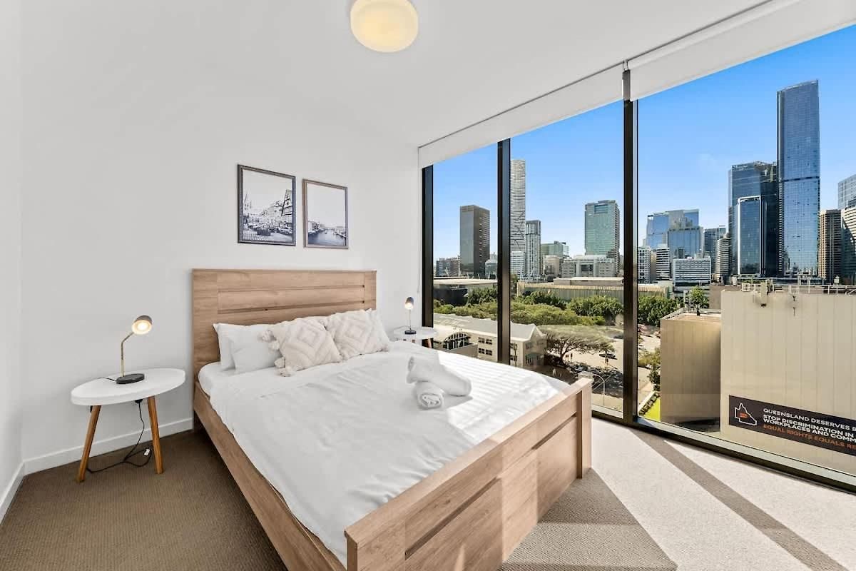 Apartment 9th Floor Retreat - River Views With Parking