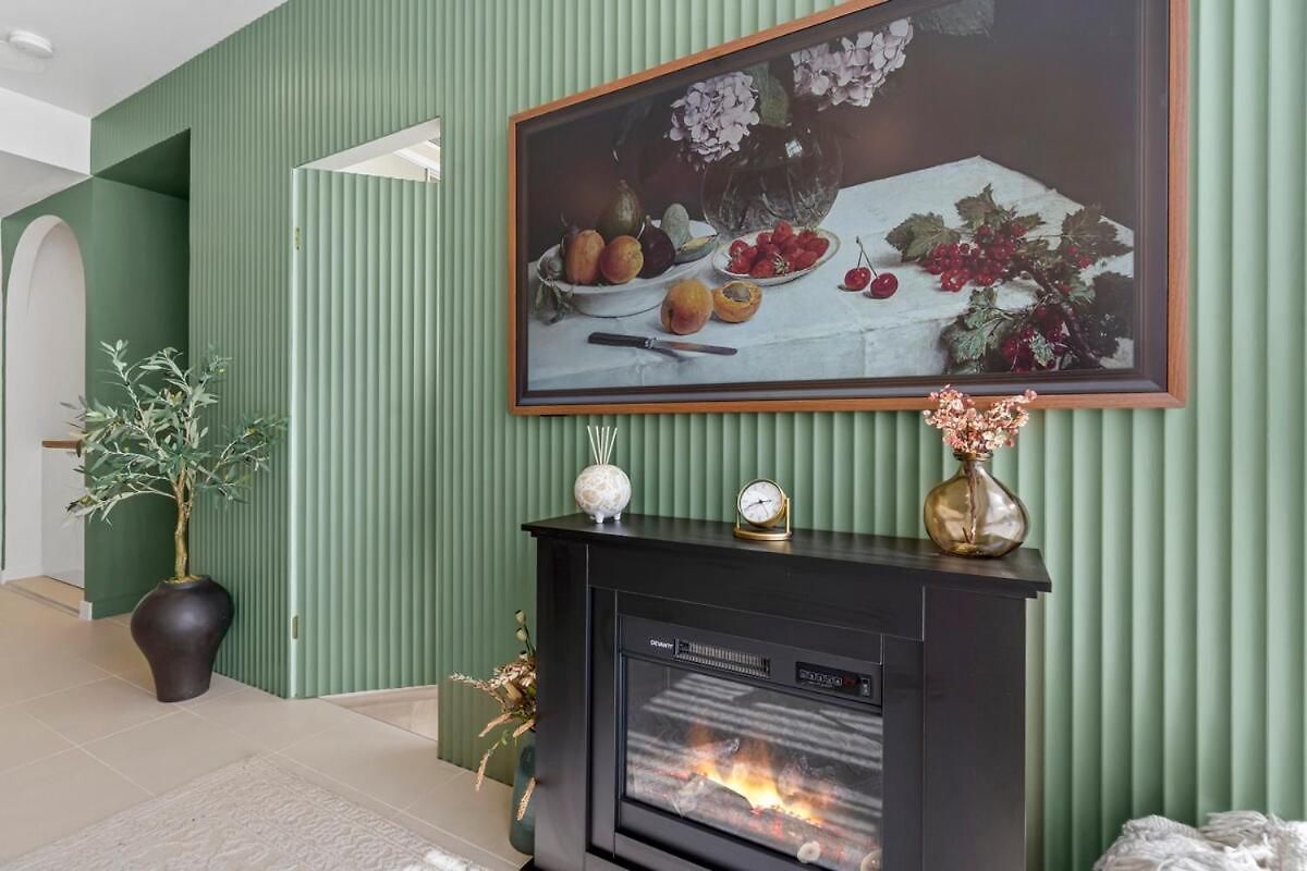 Luxurious Newstead With Views