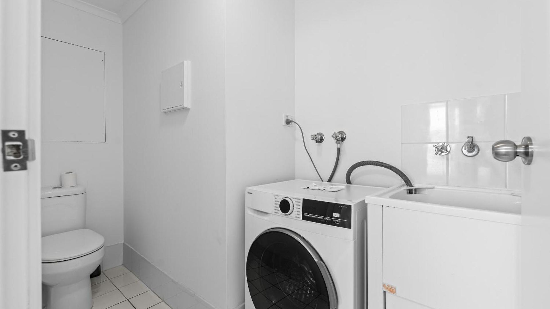 2br 2ba Indooroopilly-walk To Shops & Bus * Brisbane