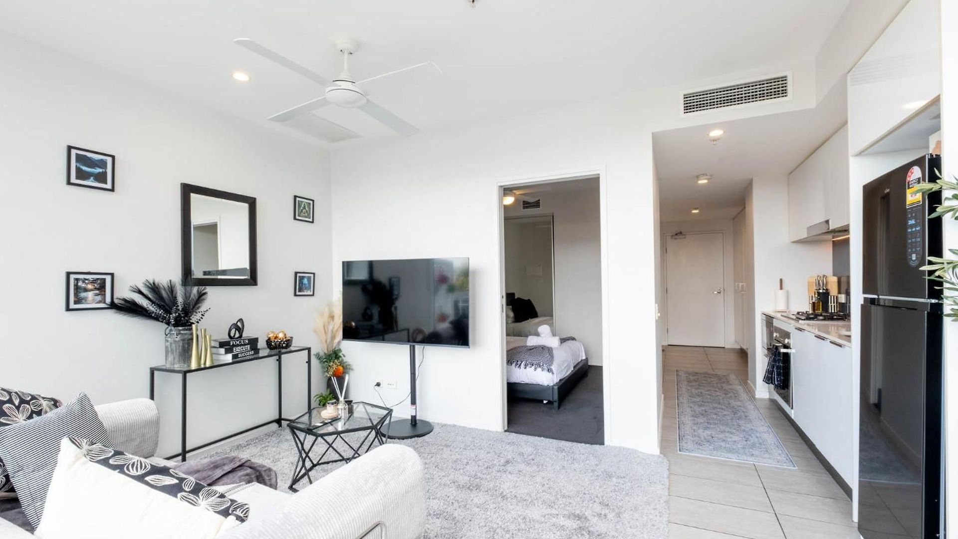 The Valley Nest - Free Parking - Infinity Pool Apartment