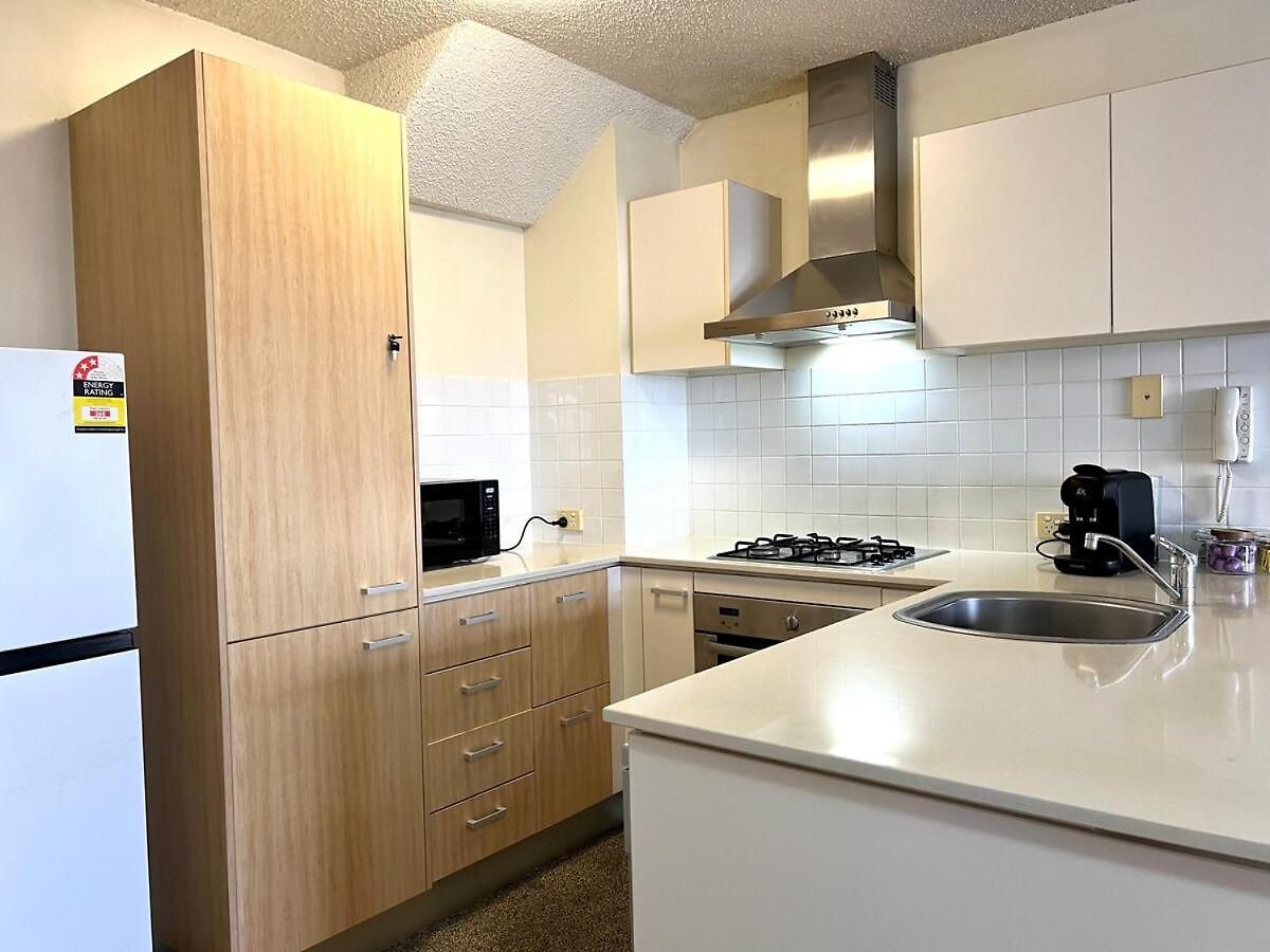 Apartment Budget 2br 2ba South With Parking *