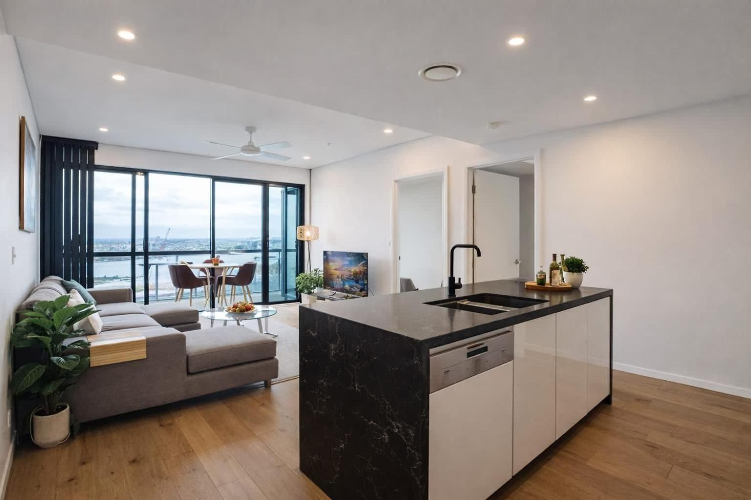 2br Utopia Fortitude Valley -pool-rooftop-king Beds Brisbane