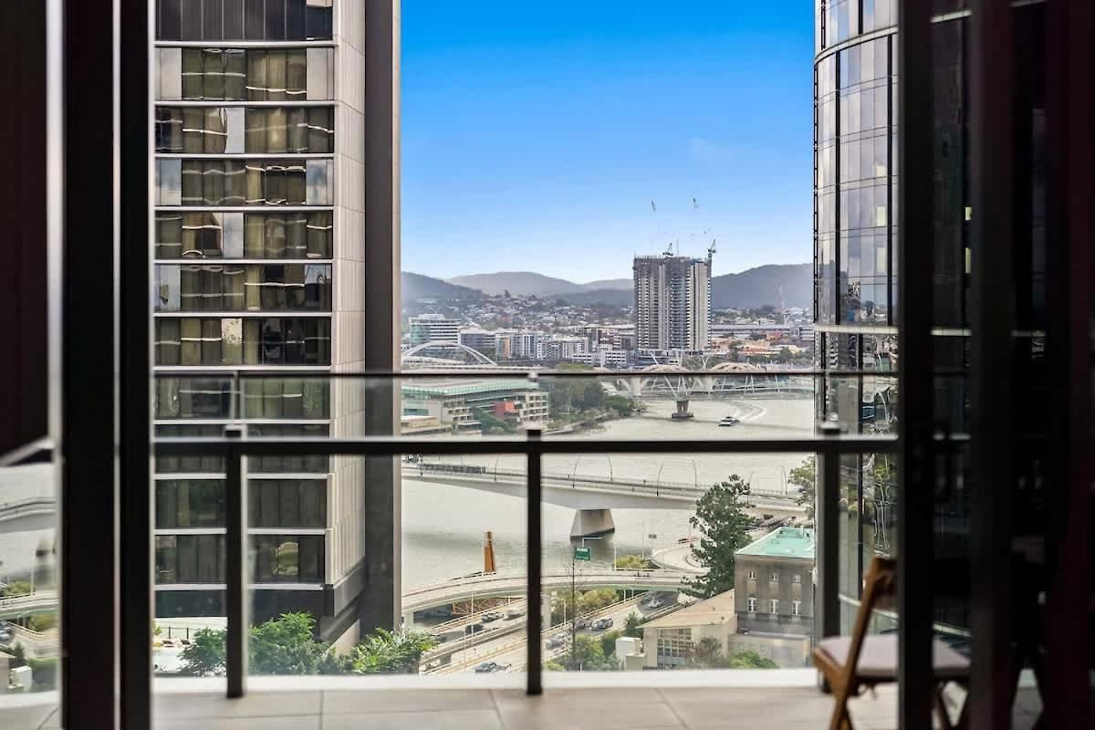 Queens Wharf - Beautiful 13th Floor Executive * Brisbane