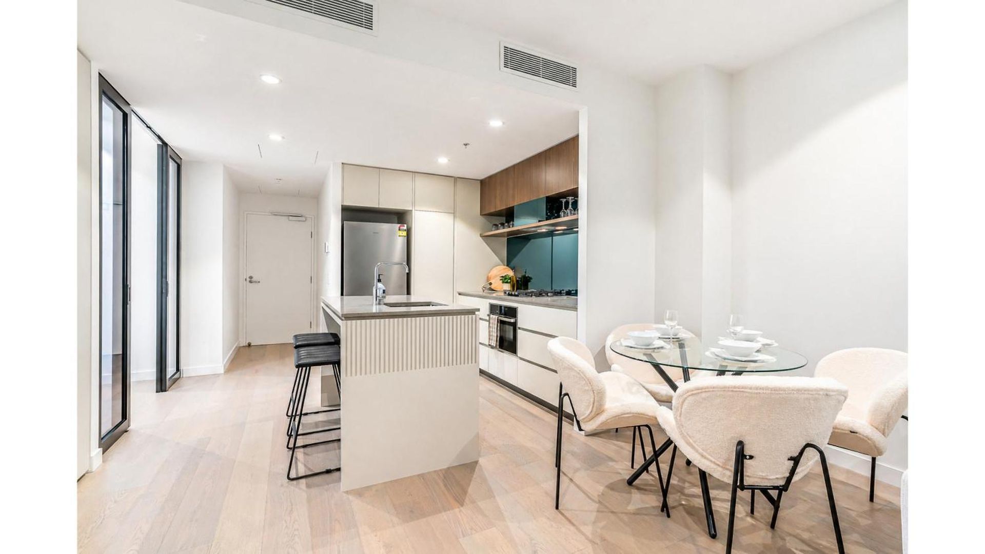 Sky High Luxury 2 Bedroom Cbd With Pool Gym And River Views * Brisbane