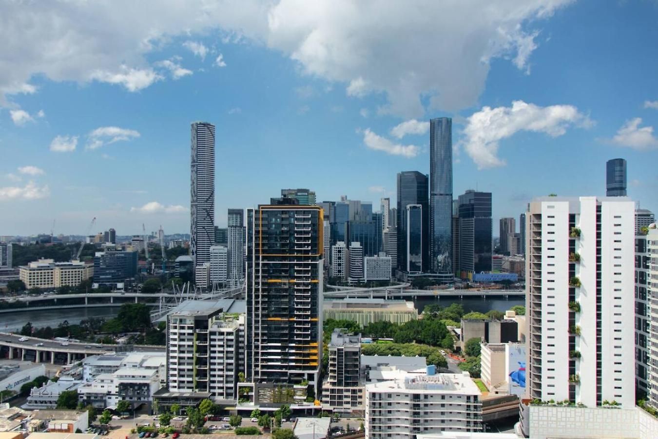 High Level 2 Bedroom With And River Views Apartment Brisbane