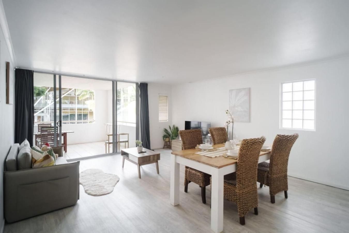 Contemporary 2-bedroom In Southbank Apartment