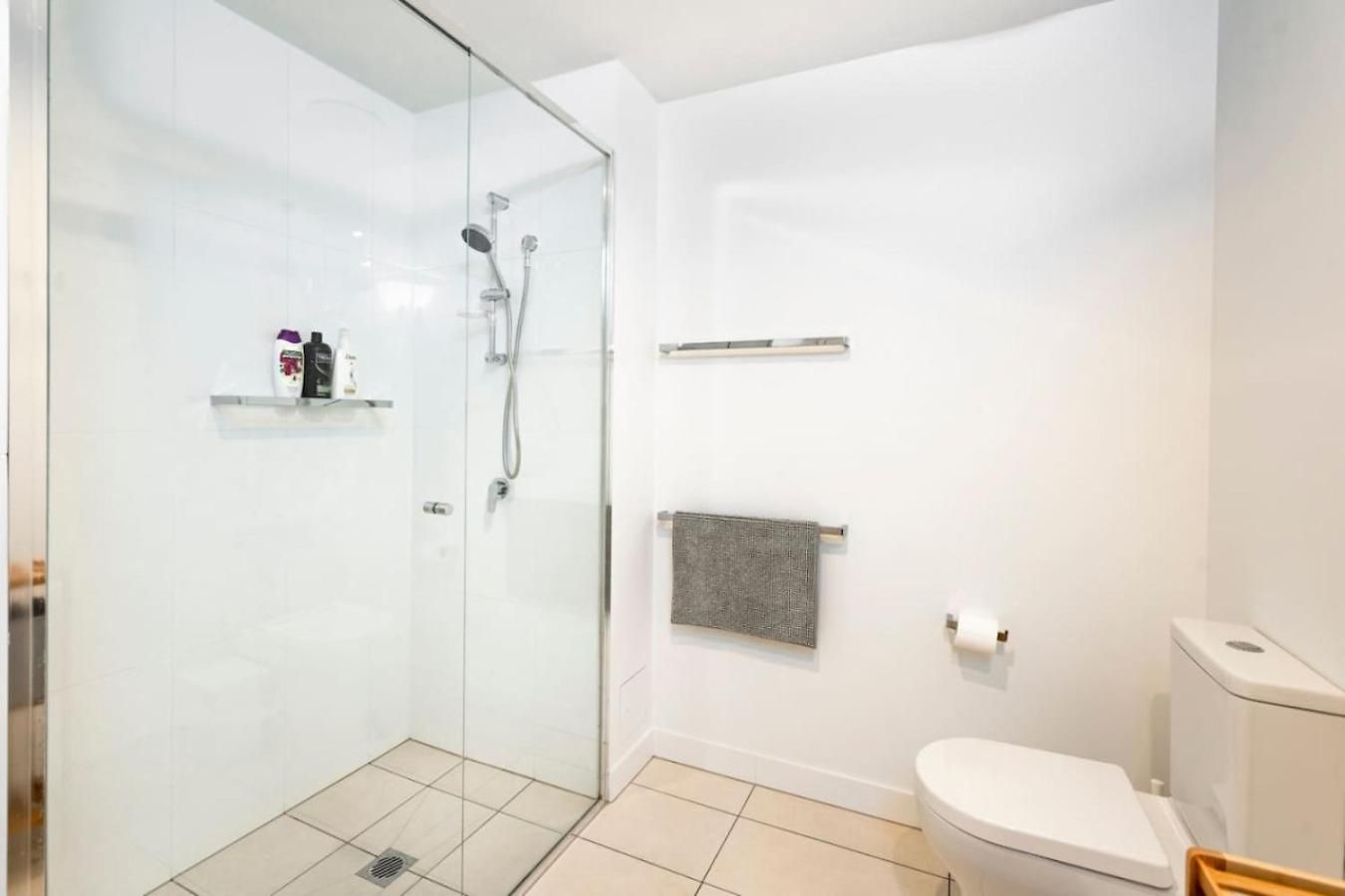 Prime 2br Location Pool Parking Bct 1004 Apartment *