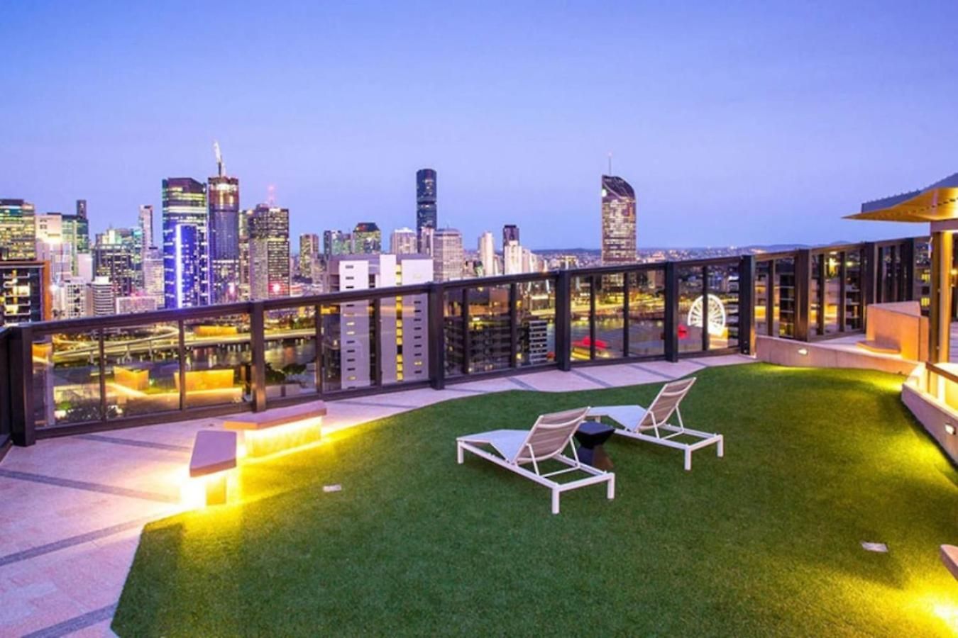 Apartment Modern Vibrant - 1 Bedroom Pool Gym Sauna *