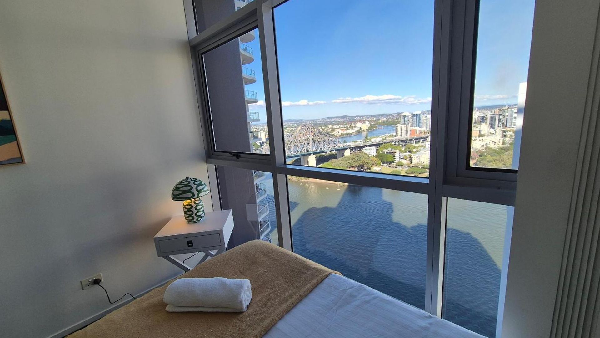 Apartment The Gilded Gallery I Art-inspired Luxe Retreat Brisbane