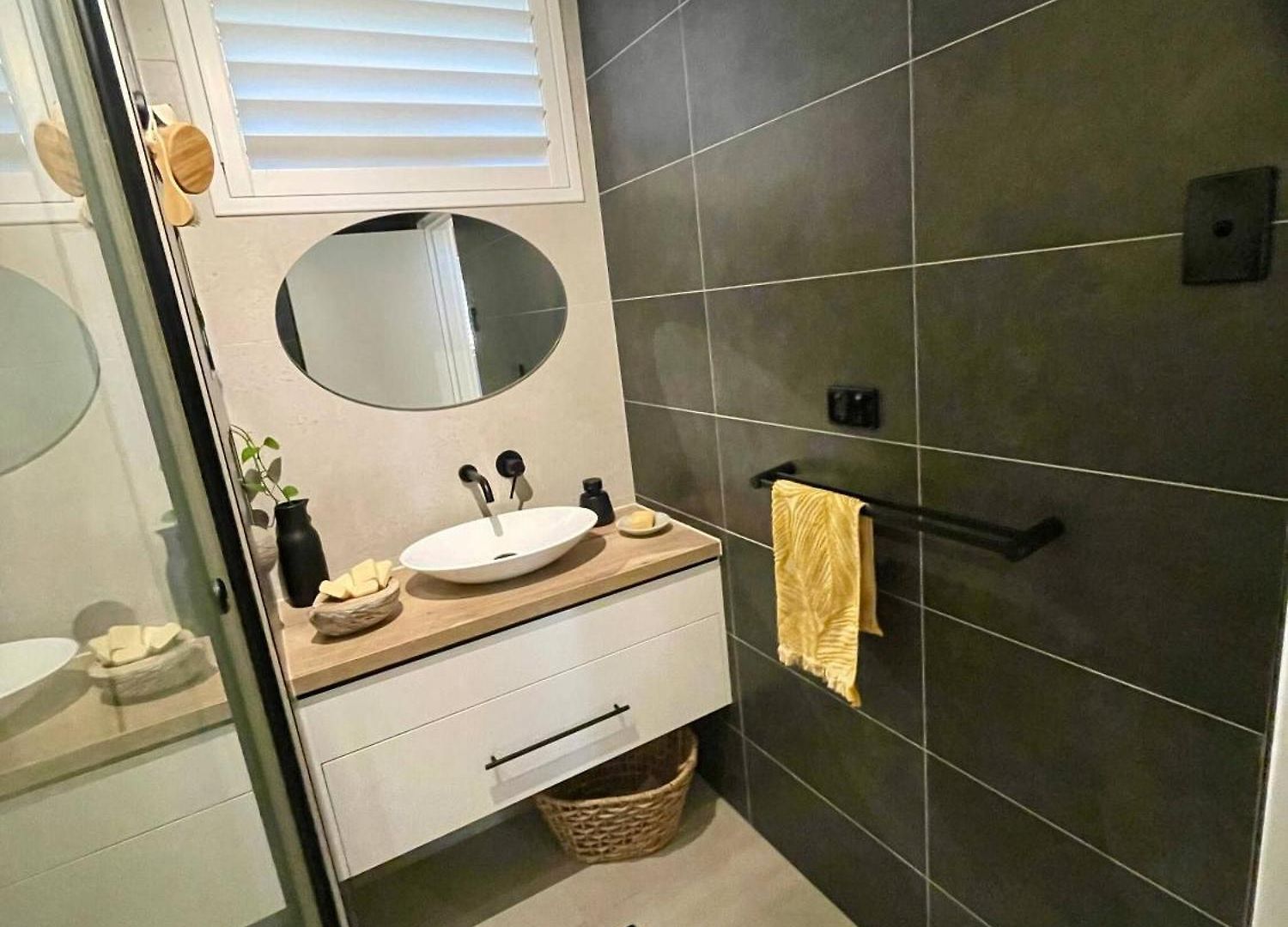 Opposite Sedgley Park Apartment *