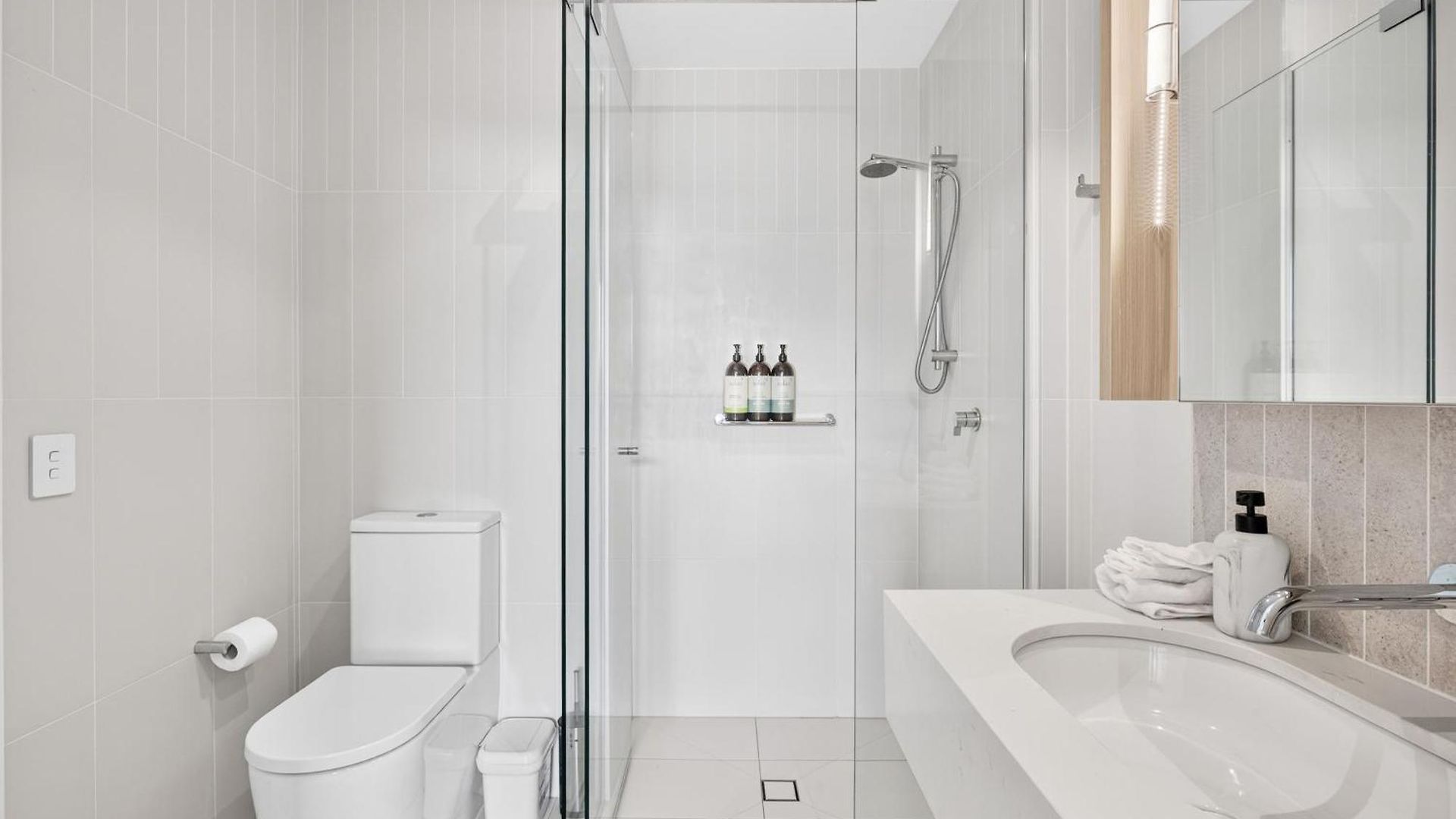 Level 30 Luxury One Bedroom Panoramic Views At Queen's Wharf