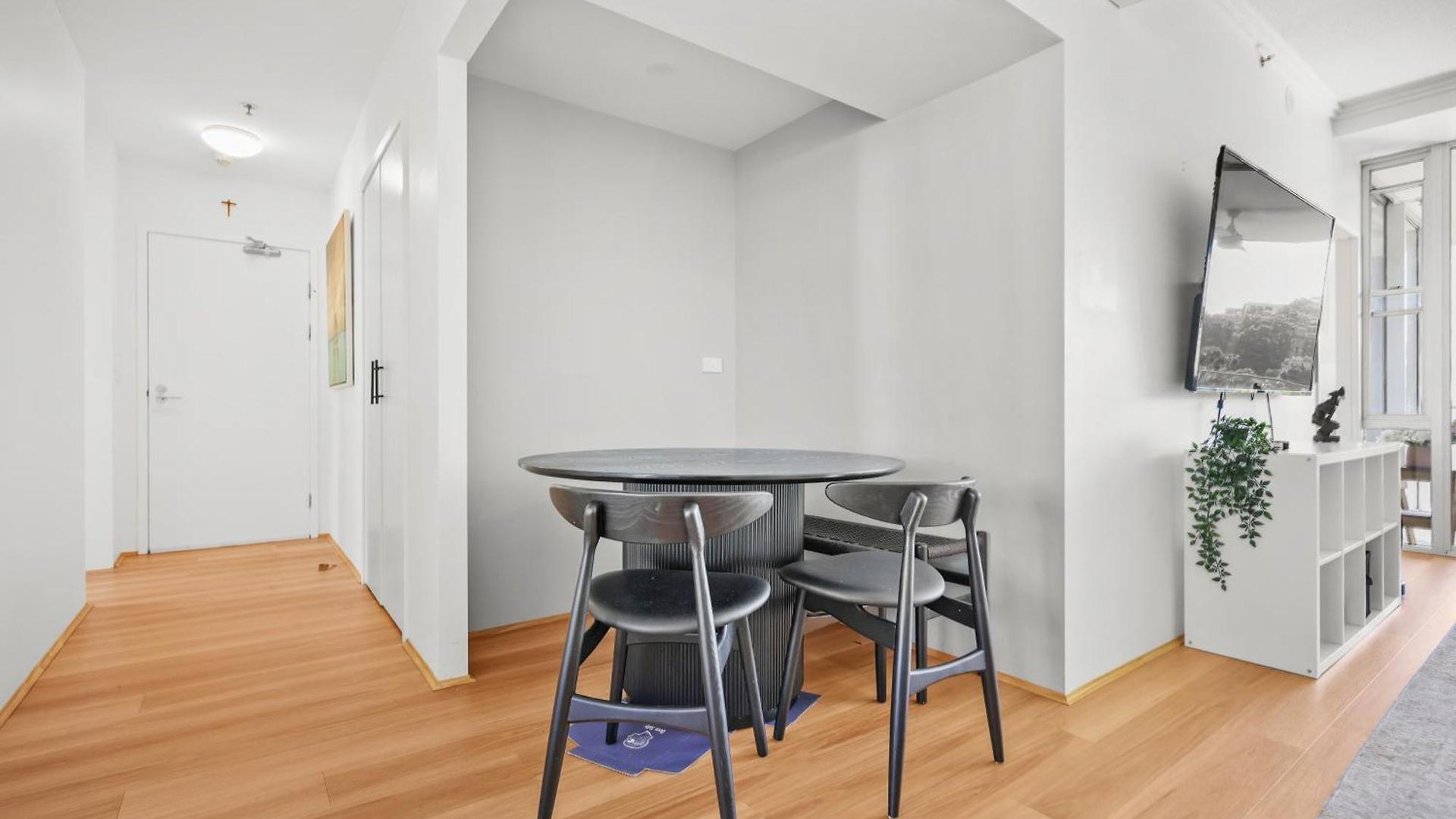 Entire Unit - 2 Pools - Sauna - Park - Cbd Views - Baby Ready Apartment
