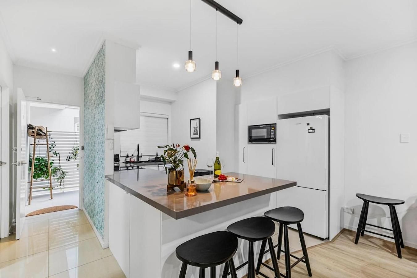Chic - Private Garden Big Balcony Apartment Brisbane