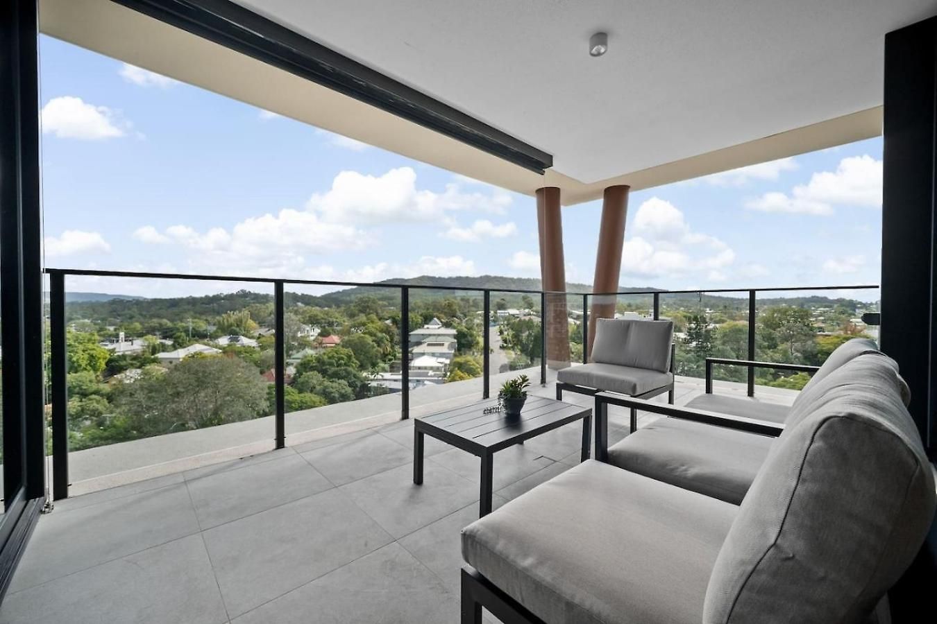 Apartment Skyhigh Retreat View And Shopping At Your Doorstep *