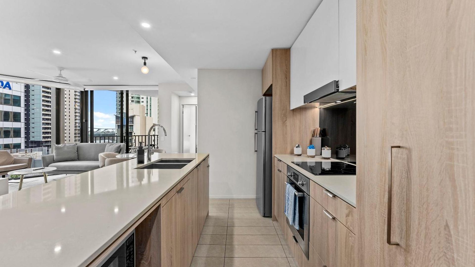 Modern 2br With River Views, Rooftop Pool, Parking * Brisbane