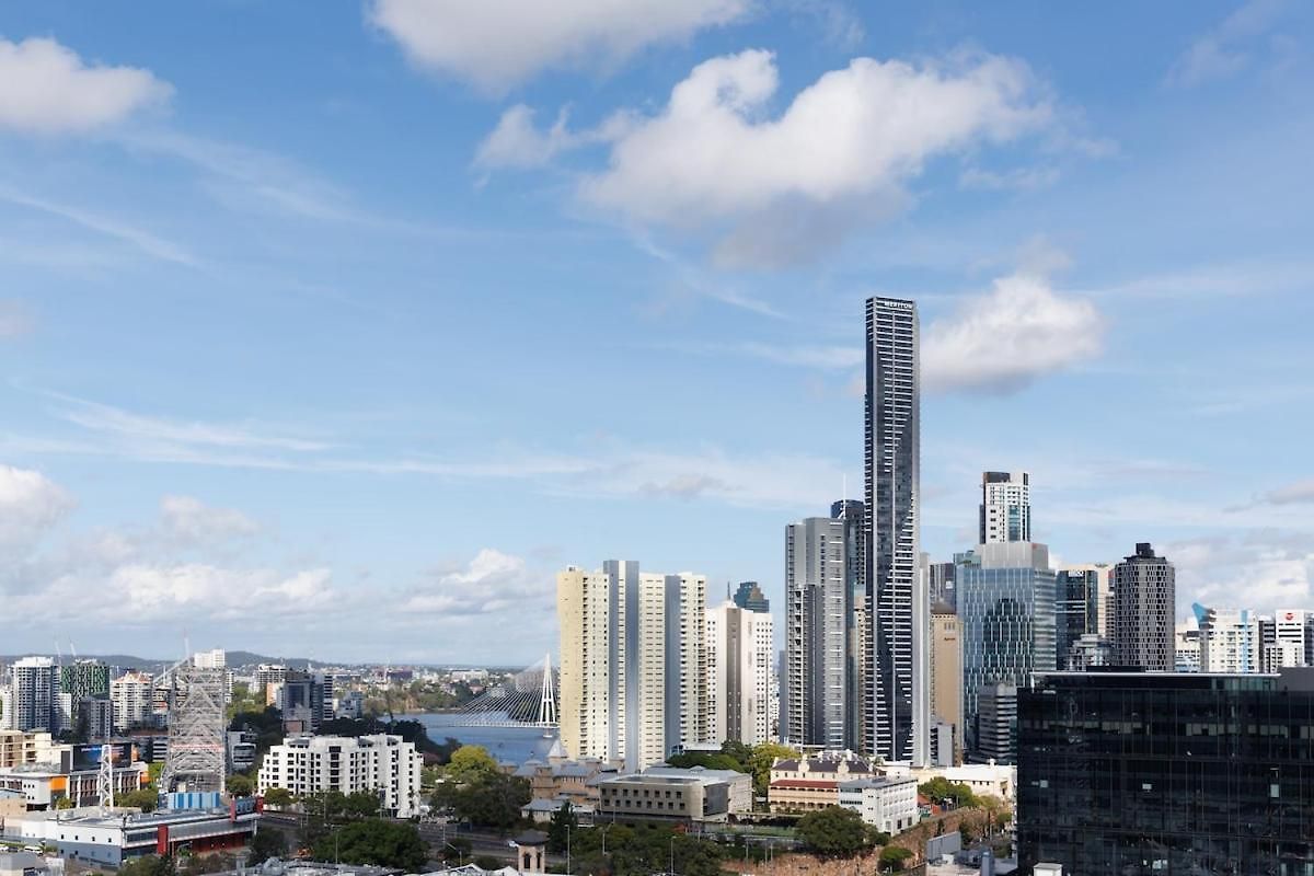 Utopia Deluxe 25th Floor Views, Pool & Gym *