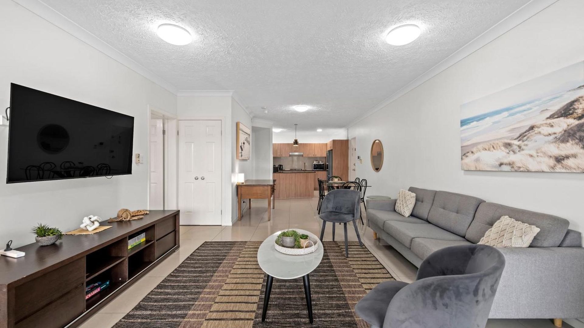 Spacious 2br With Wifi, Parking & Balcony Apartment