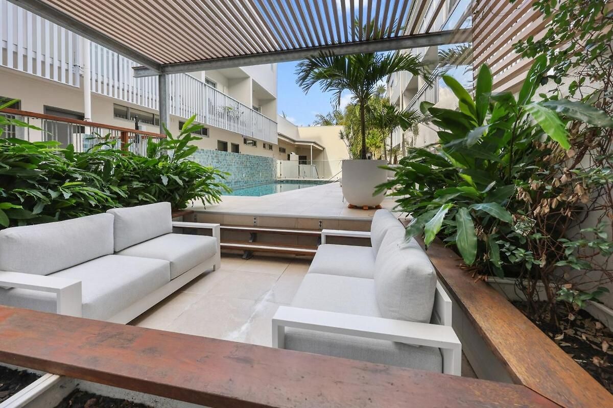 2 Level Skyloft - Pool - Sleeps 6 - Baby Brisbane