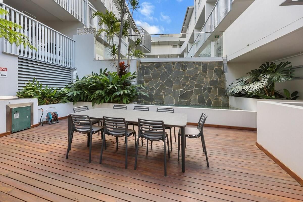 2 Level Skyloft - Pool - Sleeps 6 - Baby * Brisbane