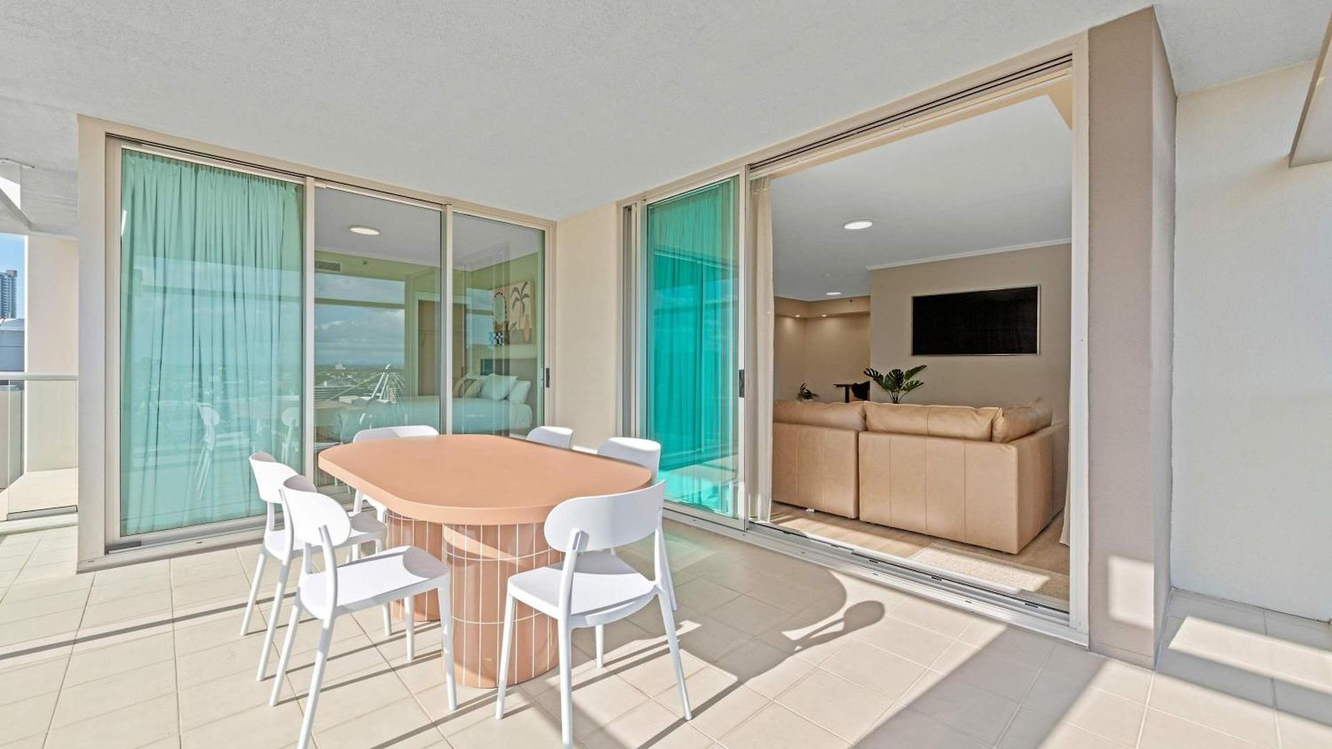Riverfront Luxe 2br Cbd With Iconic & Bridge Views