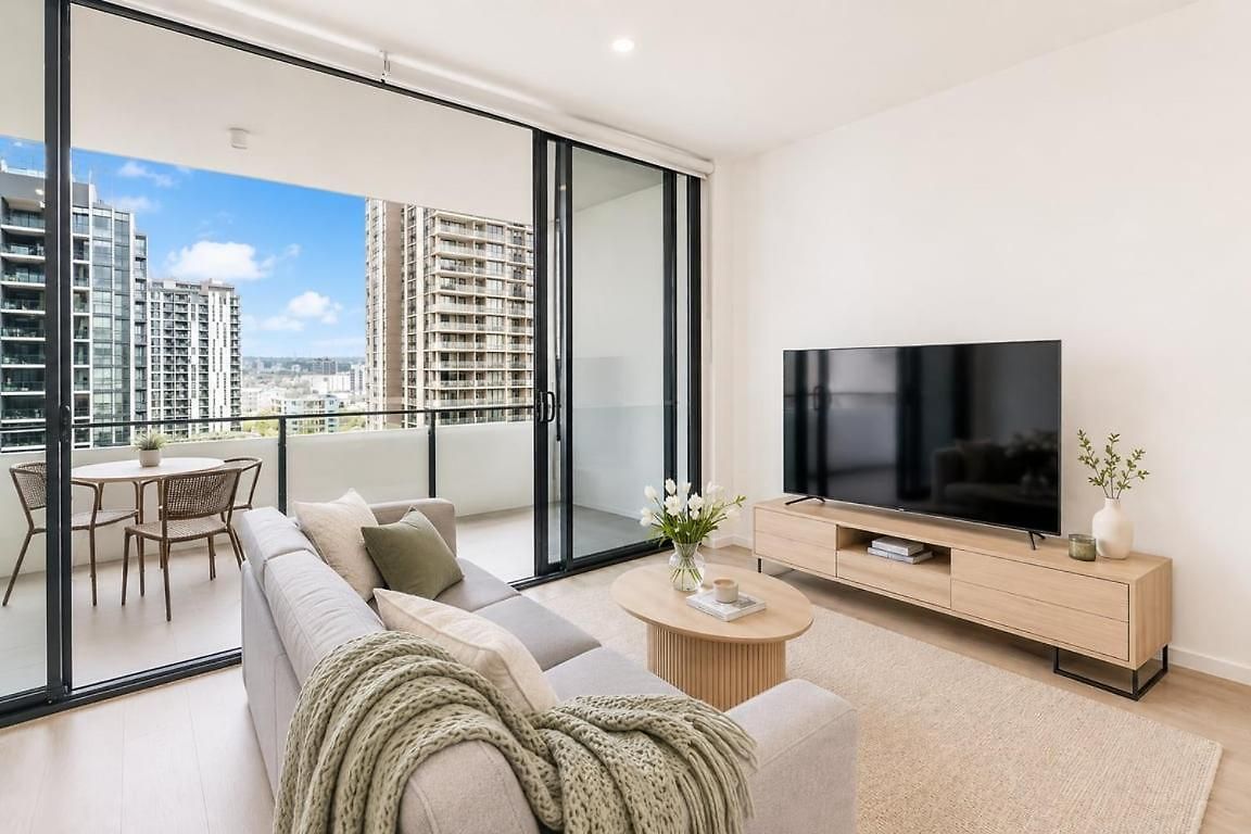 Chic 1br With Pool And Parking