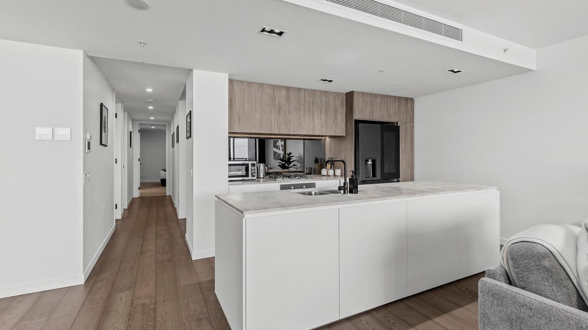 Luxe 3br With Stunning Views, Parking And Pool Brisbane