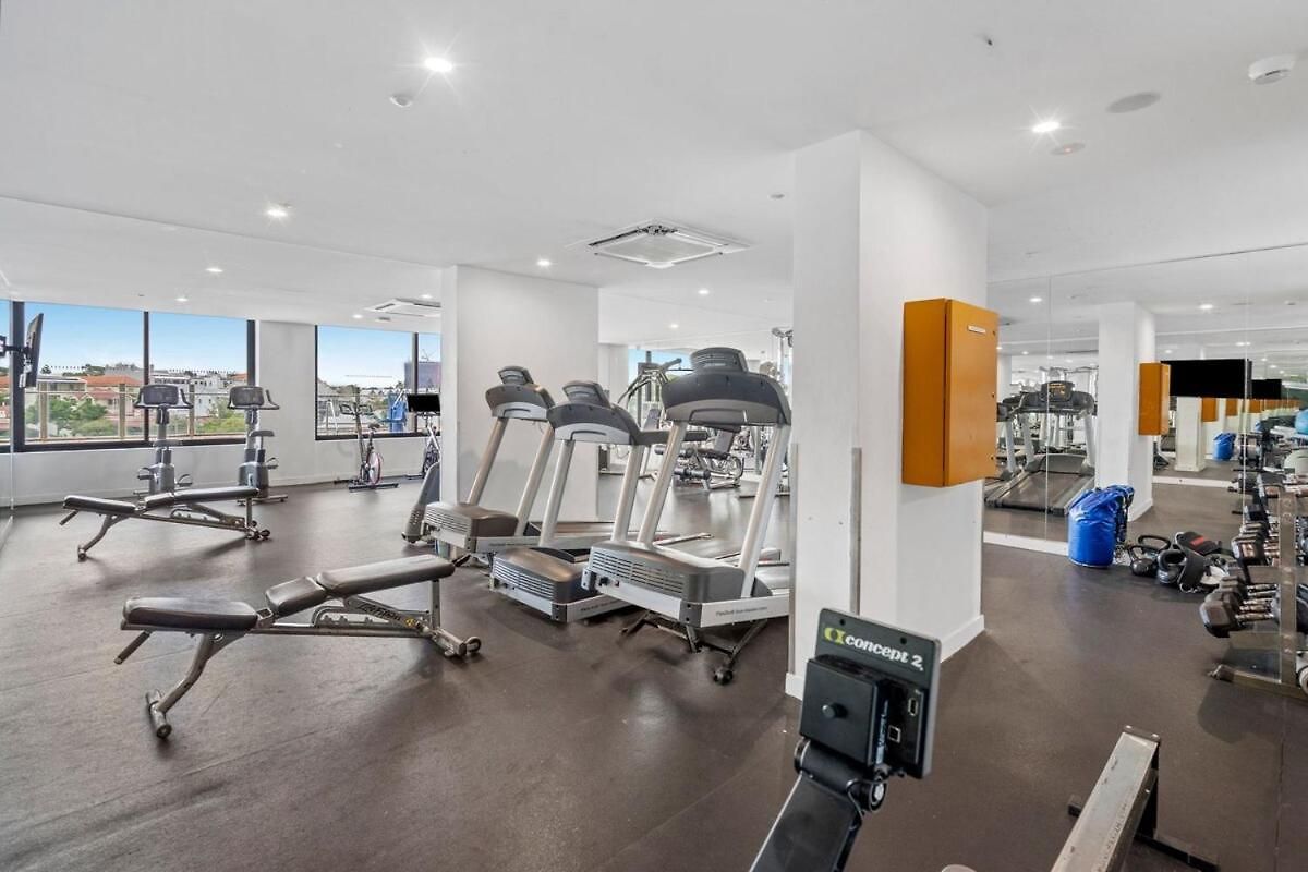 Apartment Two Bedroom Retreat With Pool, Gym And Parking Brisbane