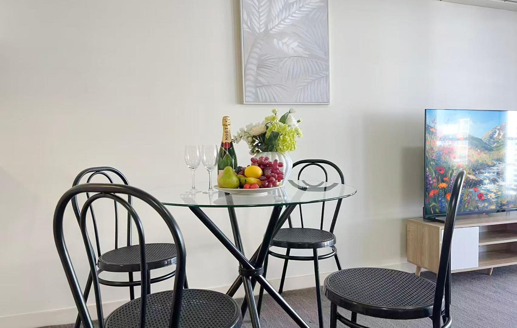 Apartment Budget 2br 2ba South With Parking