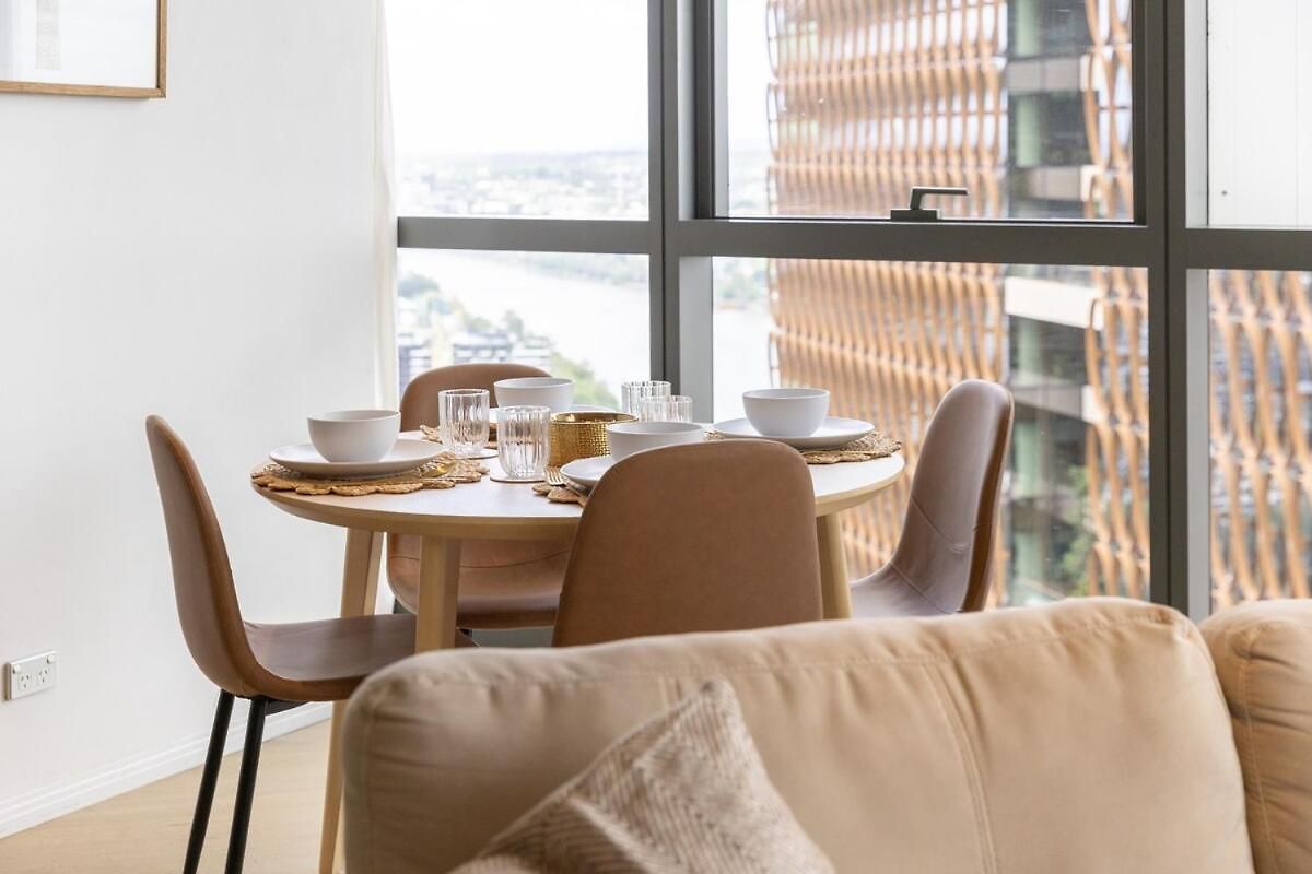 Apartment Skyline Elegance 2bdr Pool Gym Sauna Parking Brisbane