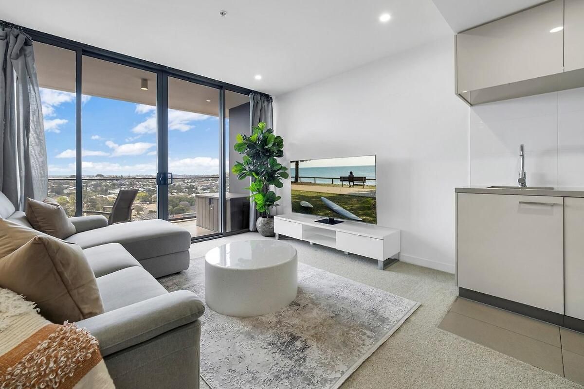 Modern Living With Secure Parking! Apartment *