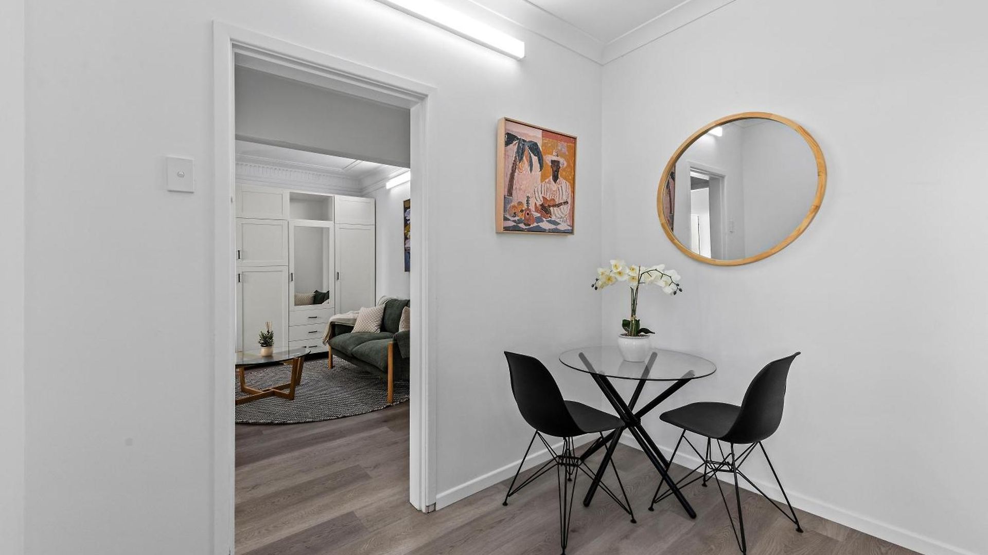 Stylish And Cozy - Short Walk To Hospital Apartment *