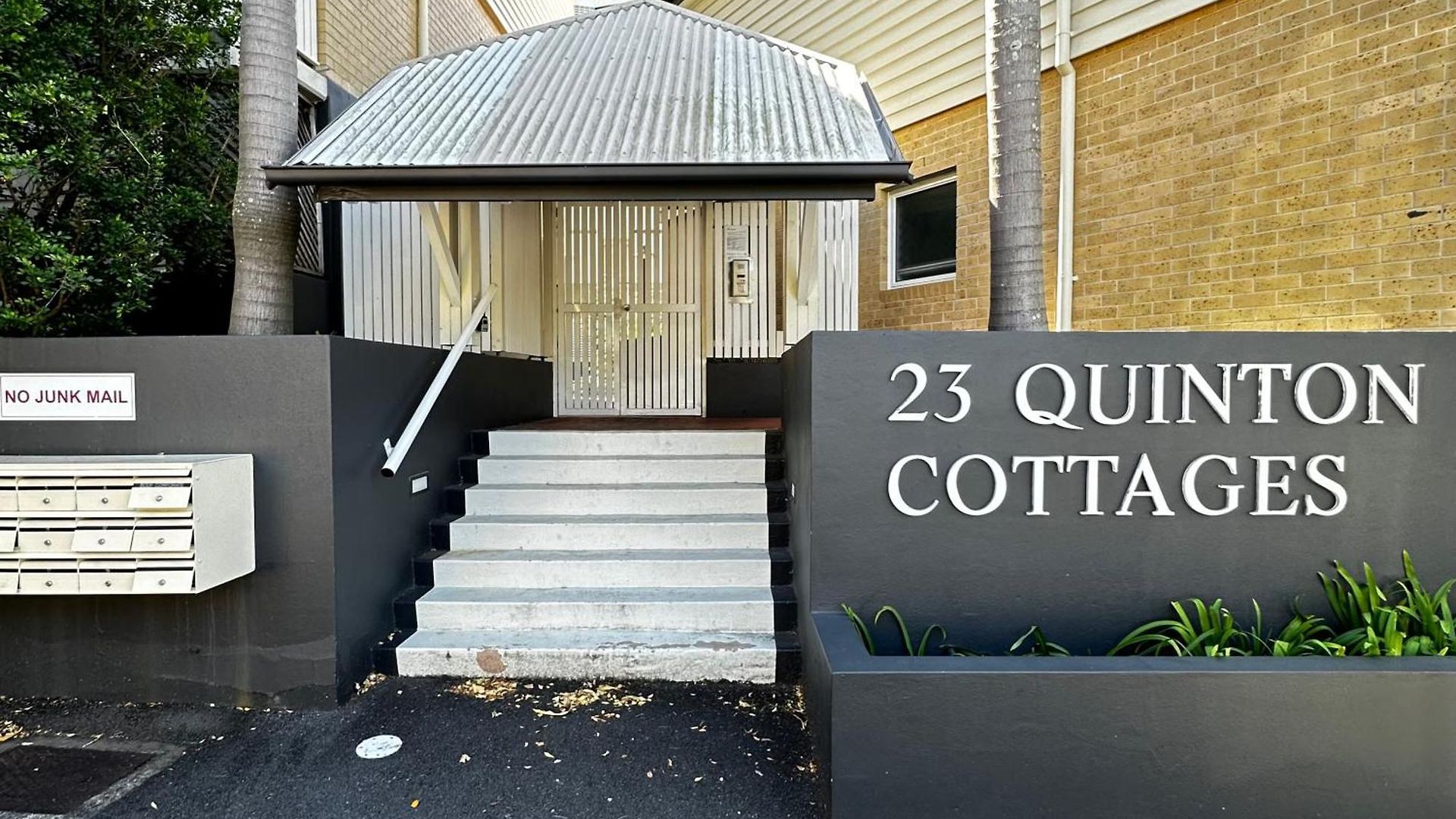 Mid-century Kangaroo Point - 1br Apartment, Walk To Cbd, River & The Gabba Brisbane