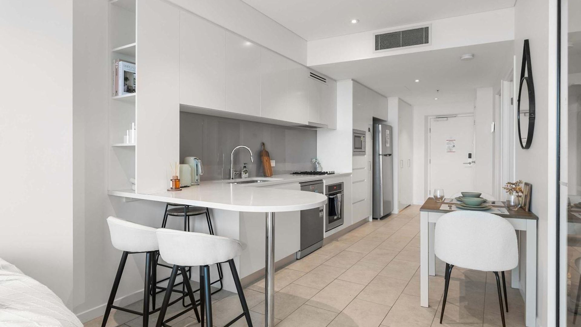 Margaret Residences By Arvia Living Apartment