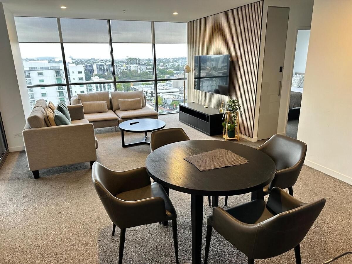 2br W Pool And Parking Near Suncorp Riverview Brisbane