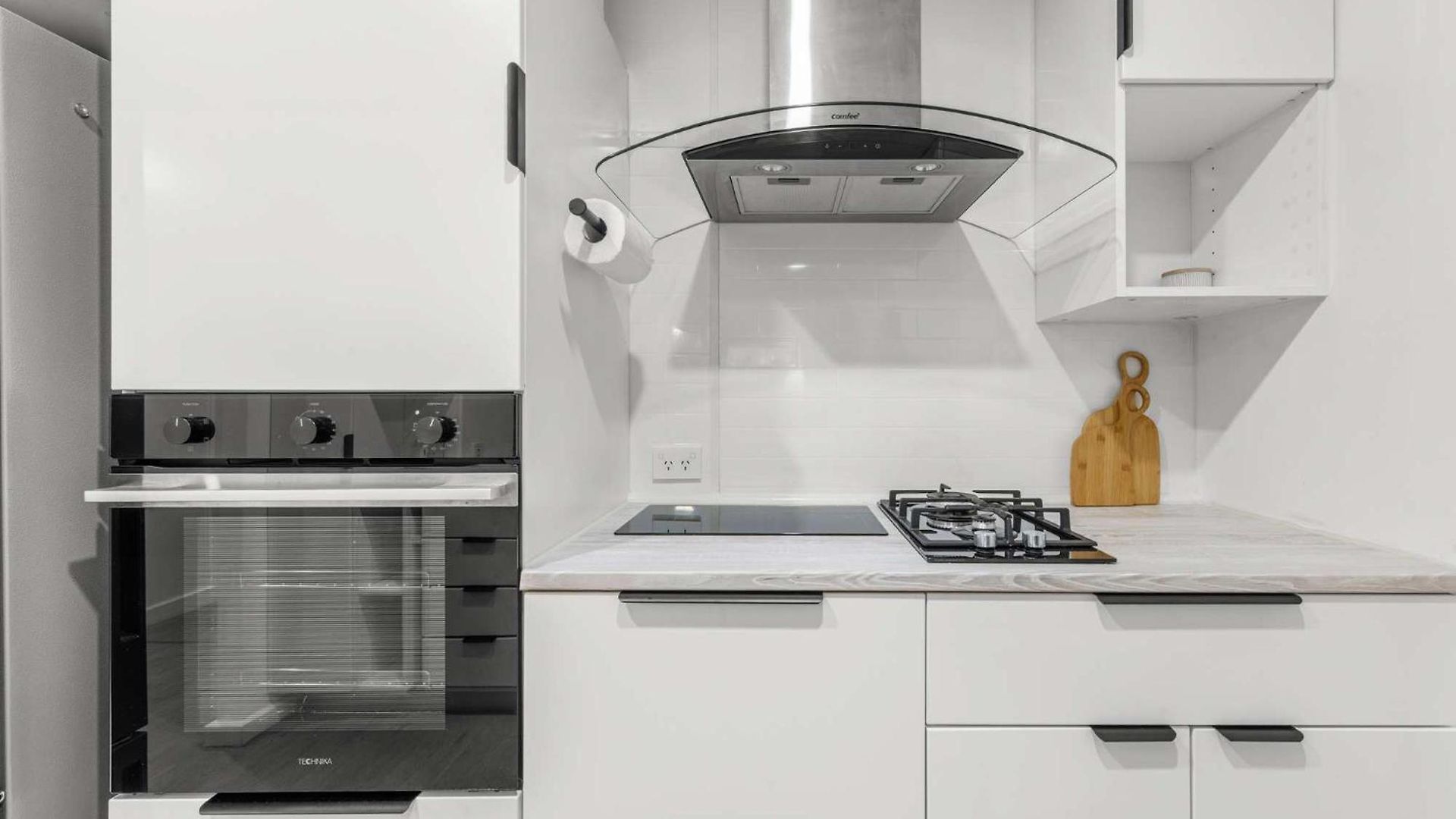 The Mews Bowen Hills - Spacious 3-bedroom With Pool & Parking Apartment