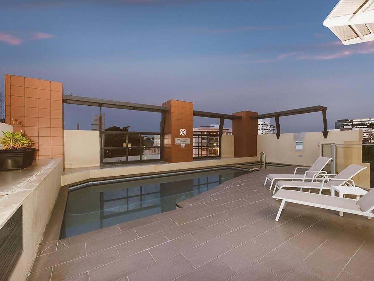 Compact Cbd | Pool & Gym Access Apartment Brisbane