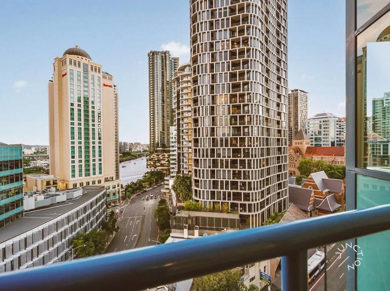 View 2br Retreat | Pool & Gym Access Apartment *