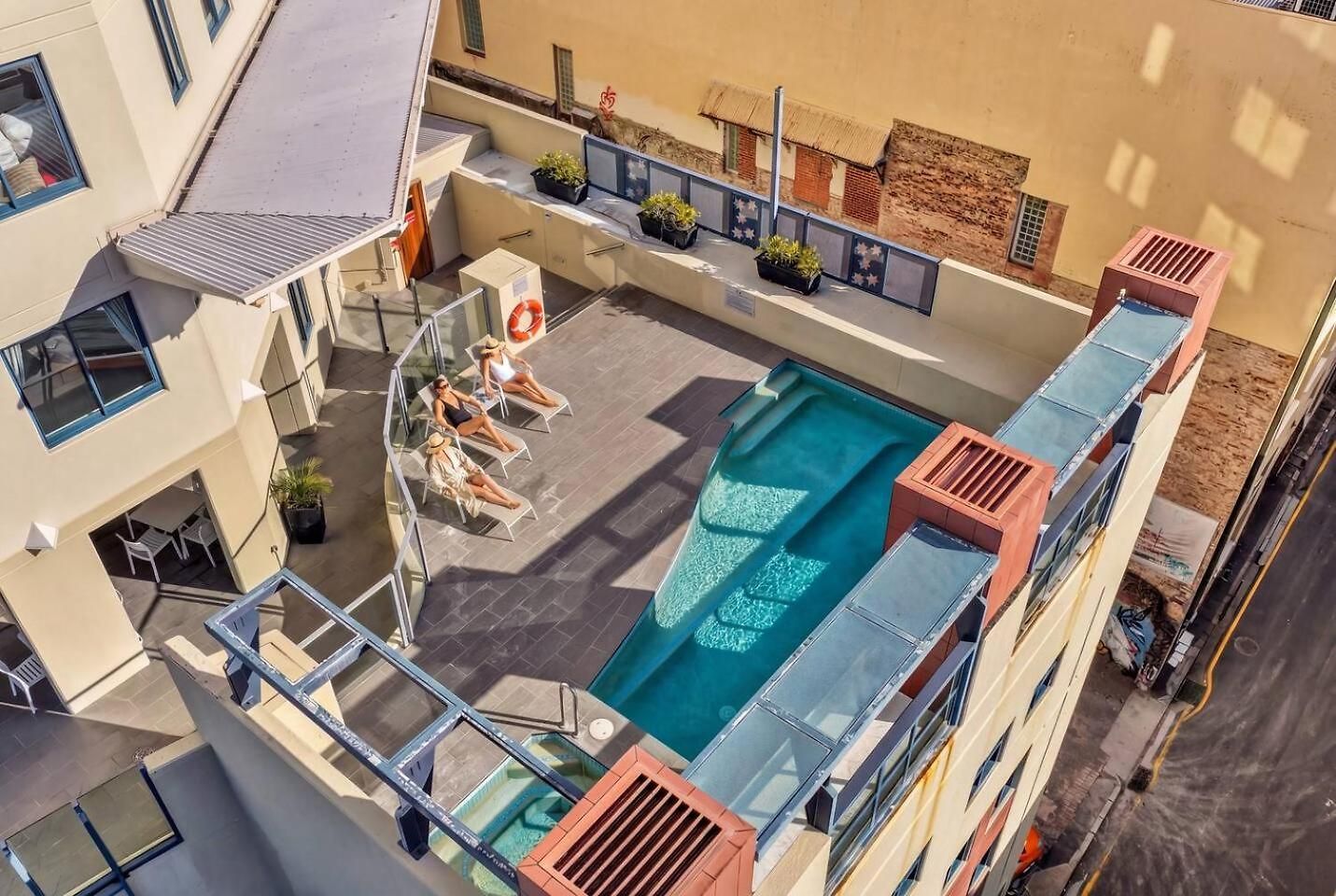 Compact Cbd | Pool & Gym Access * Brisbane