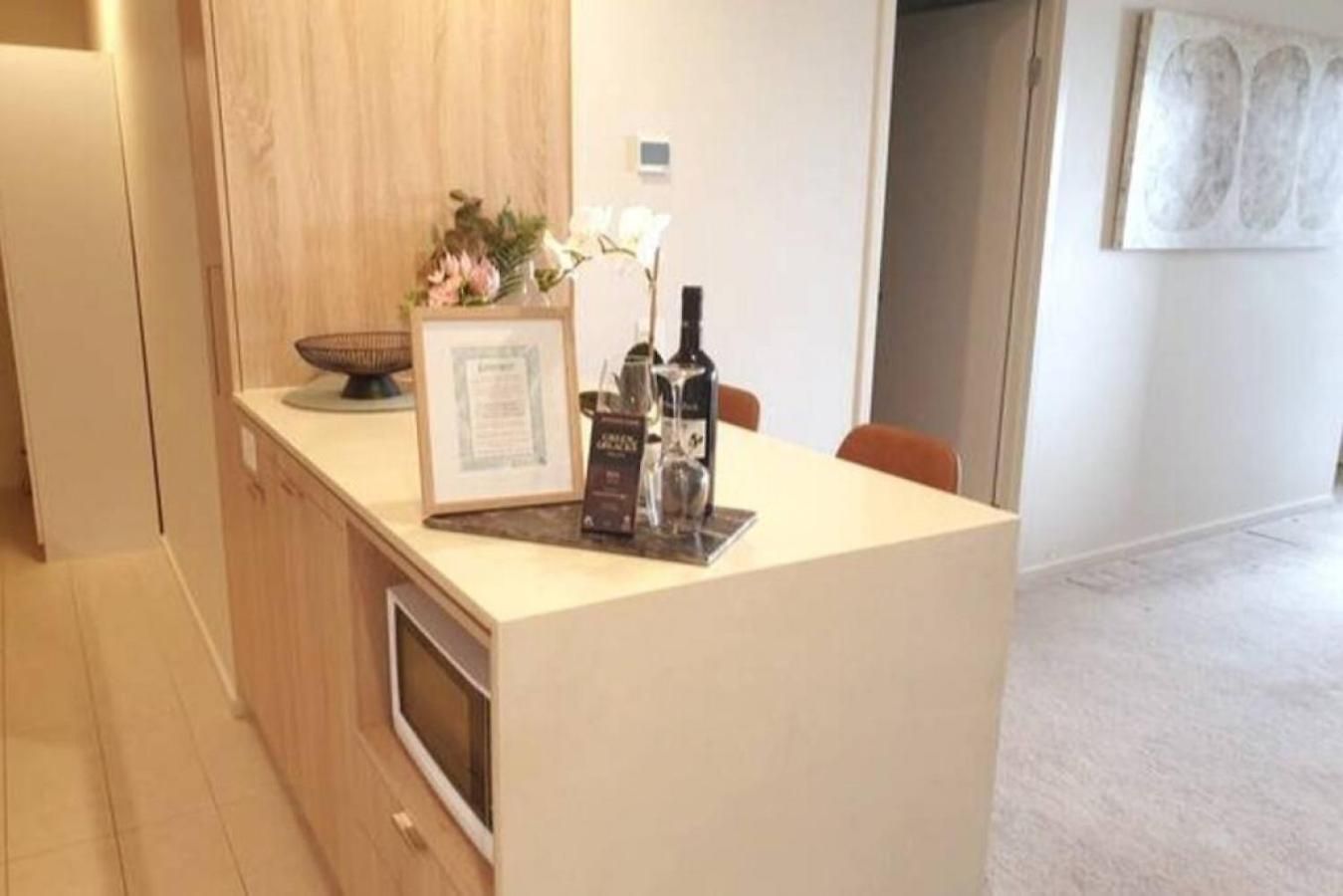 Inspired Serenity With River Views, Fast Wifi, Carpark, Gym, Rooftop Pool Apartment Brisbane