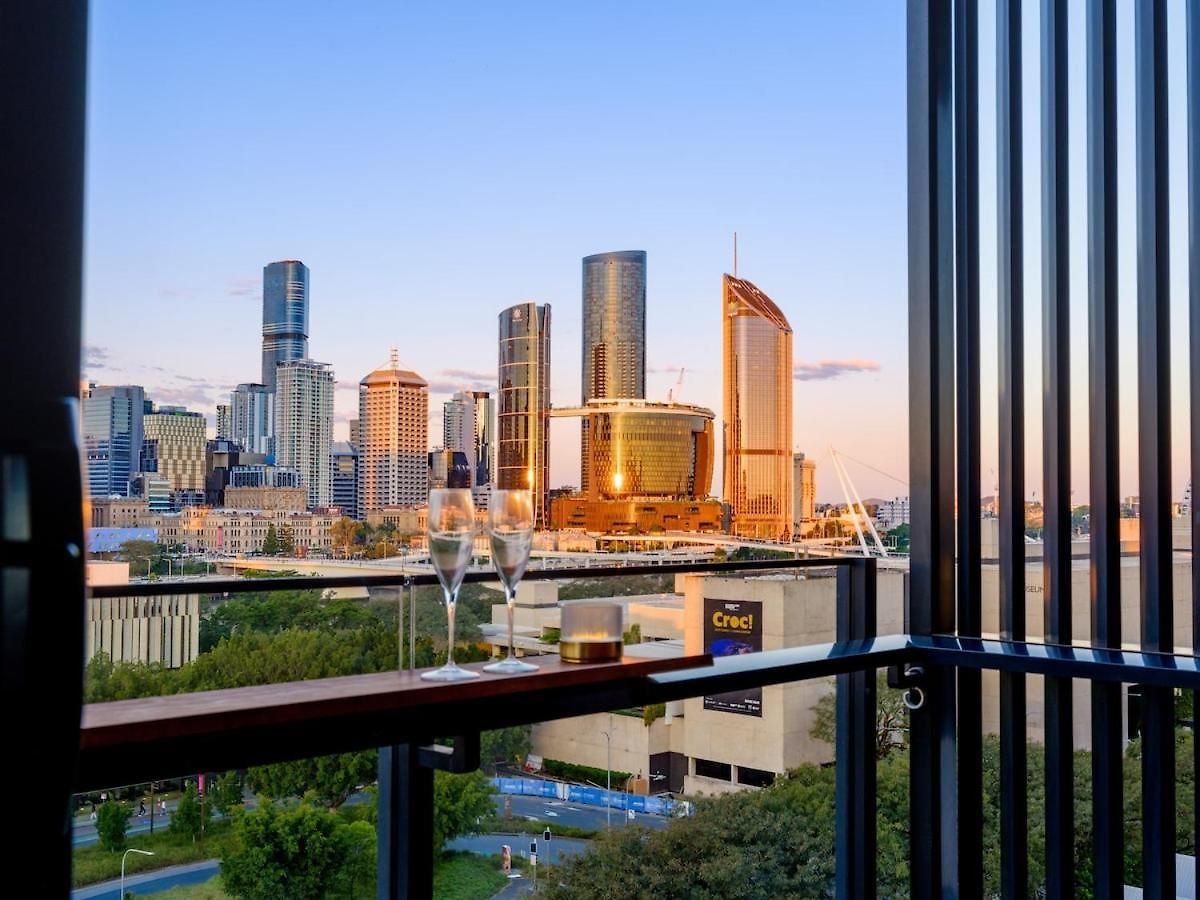 Apartment Panoramic Skyline - Walk To South Bank