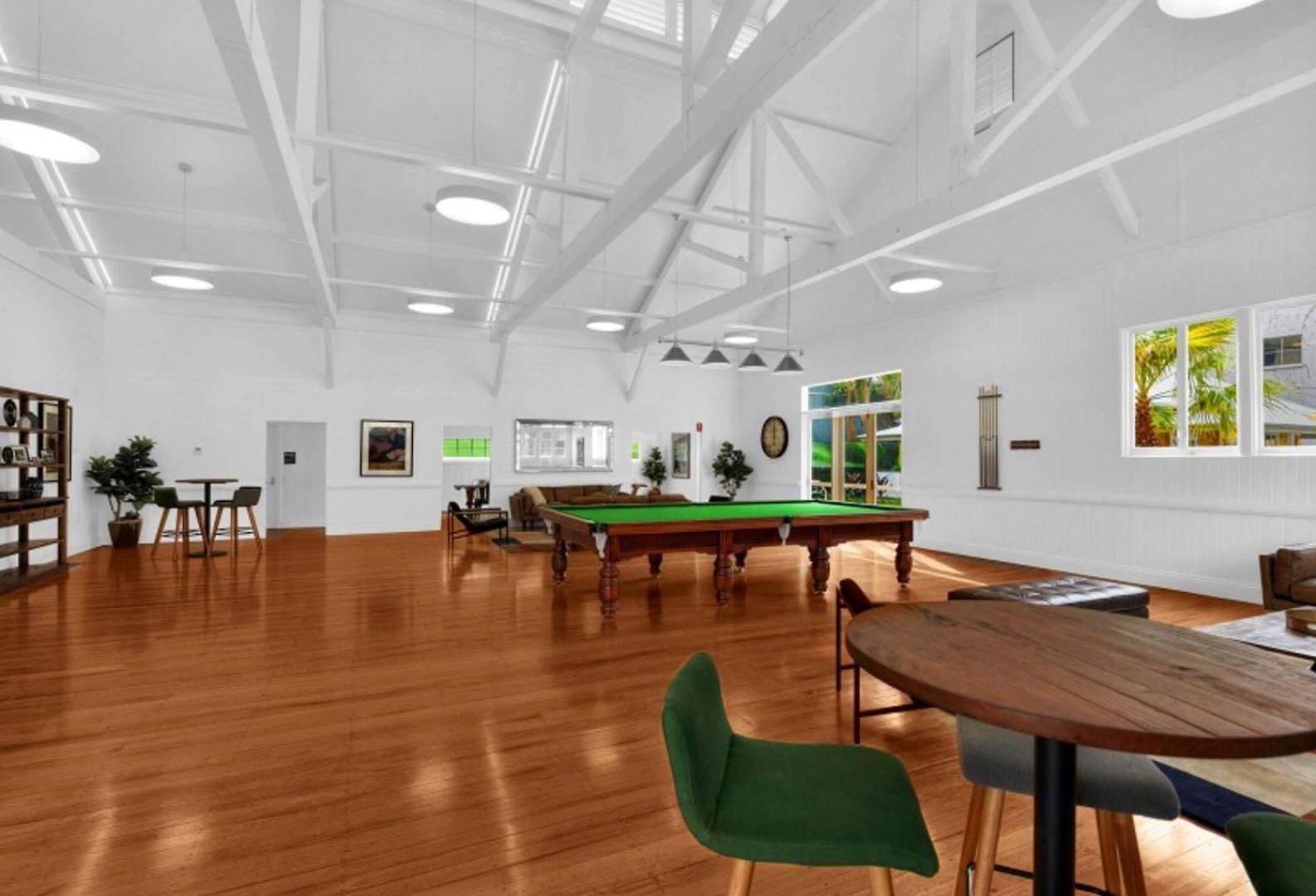 Valley Luxe - High Level Scenic Apartment *